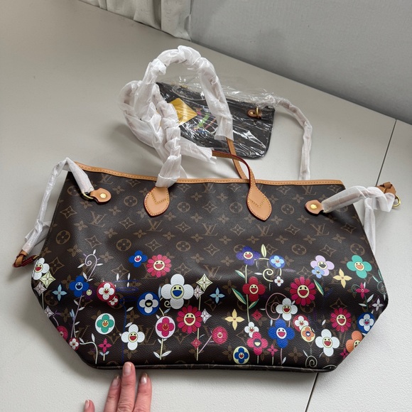 Big brown tote with flowers and matching pouch nwt - Picture 4 of 11